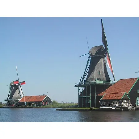 Three-bedroom In 4* Uitgeest