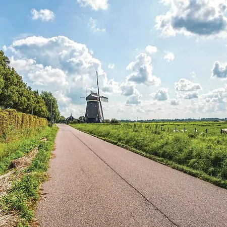 Three-bedroom In Botel 4*