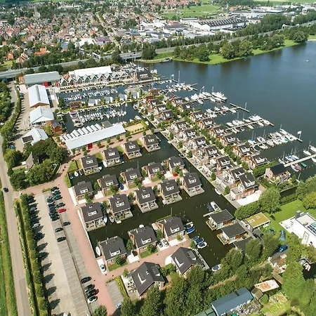 Three-bedroom In Botel 4*